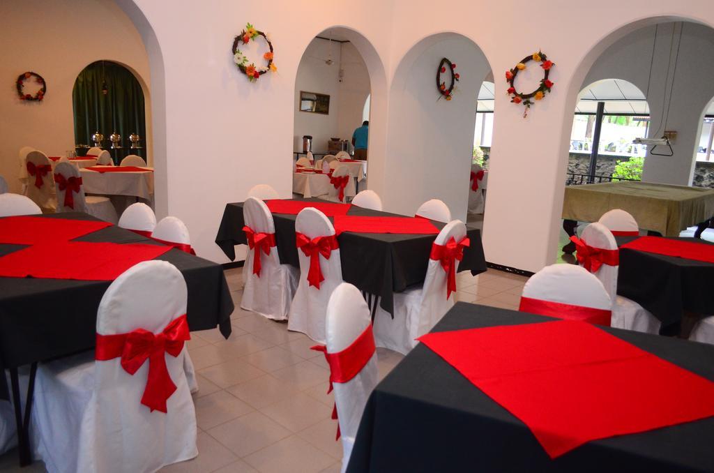 Jayasinghe Holiday Resort Kataragama Luaran gambar