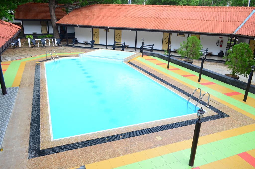 Jayasinghe Holiday Resort Kataragama Luaran gambar